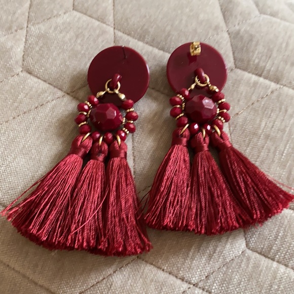 H & M Tassel Earrings Burgundy - Picture 2 of 2